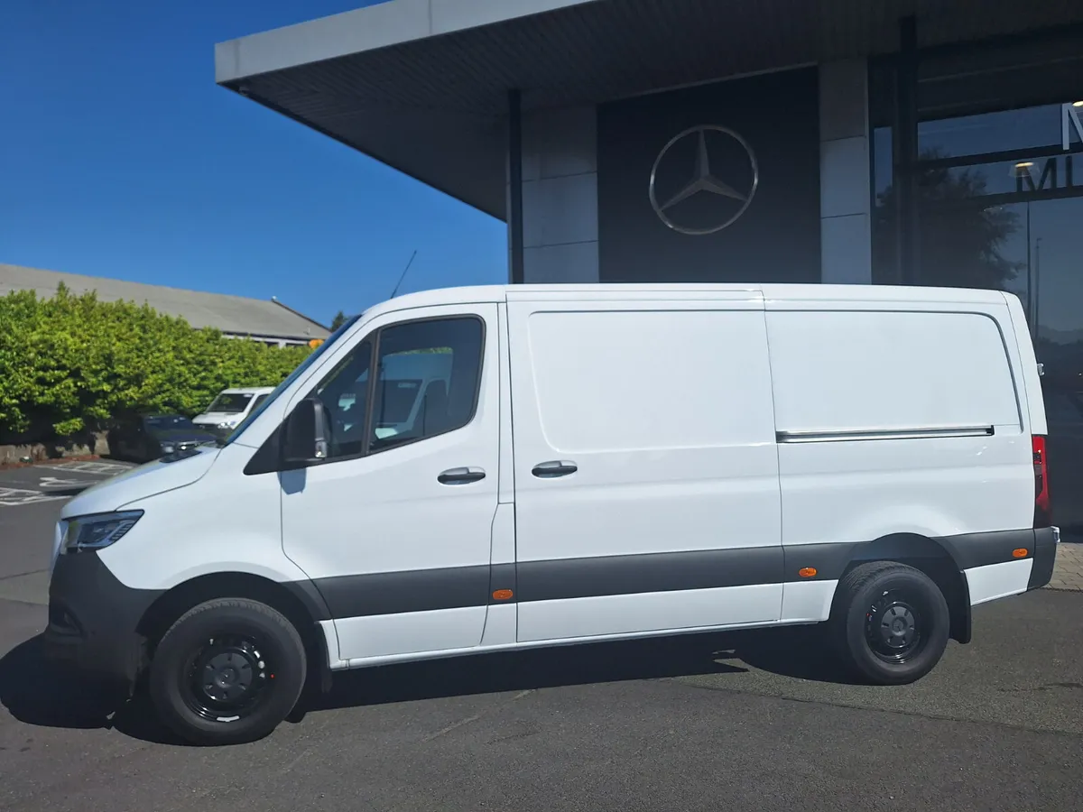 Mercedes-Benz Sprinter 317 Panel Van SELECT H1L2 - Image 3