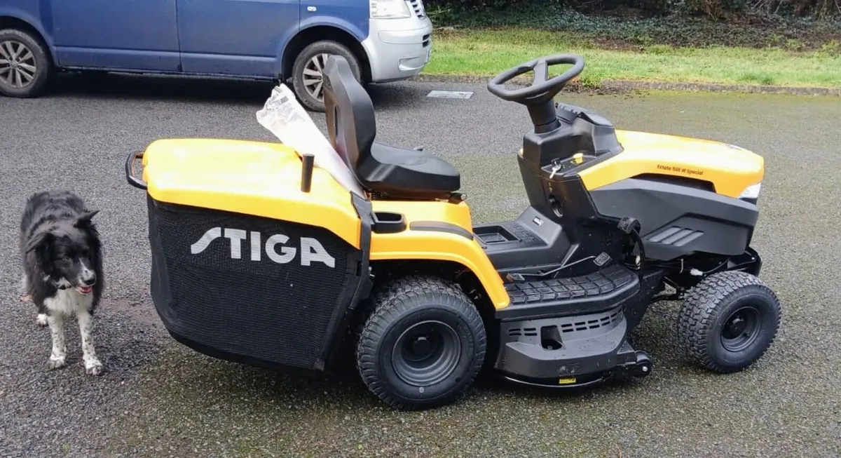 Honda Power Stiga Ride on Mower - Image 1