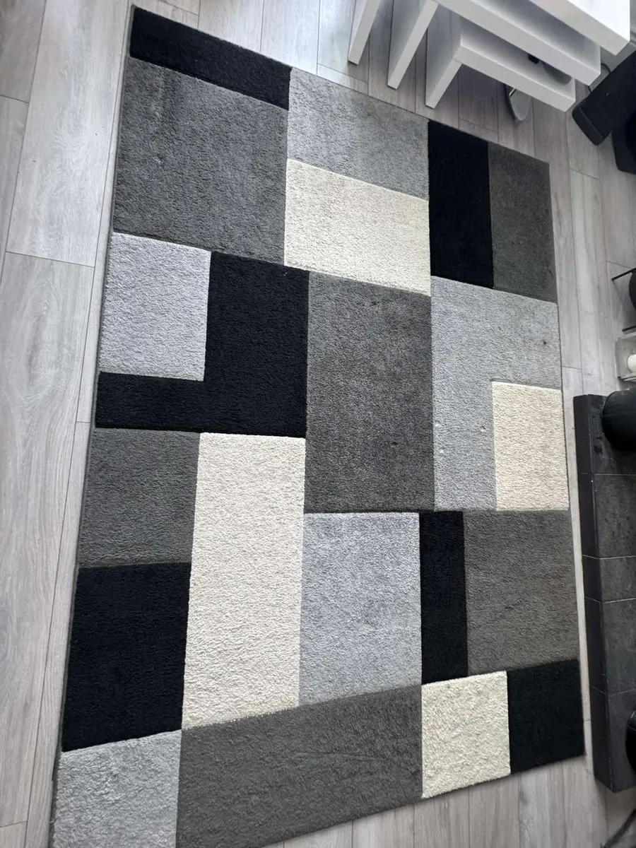 Rug - Image 1