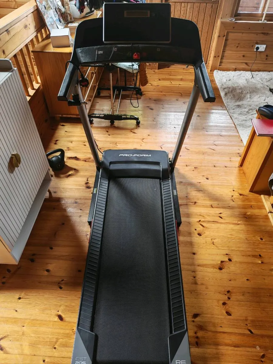ProForm 205 CST Treadmill - Excellent Condition wi - Image 4