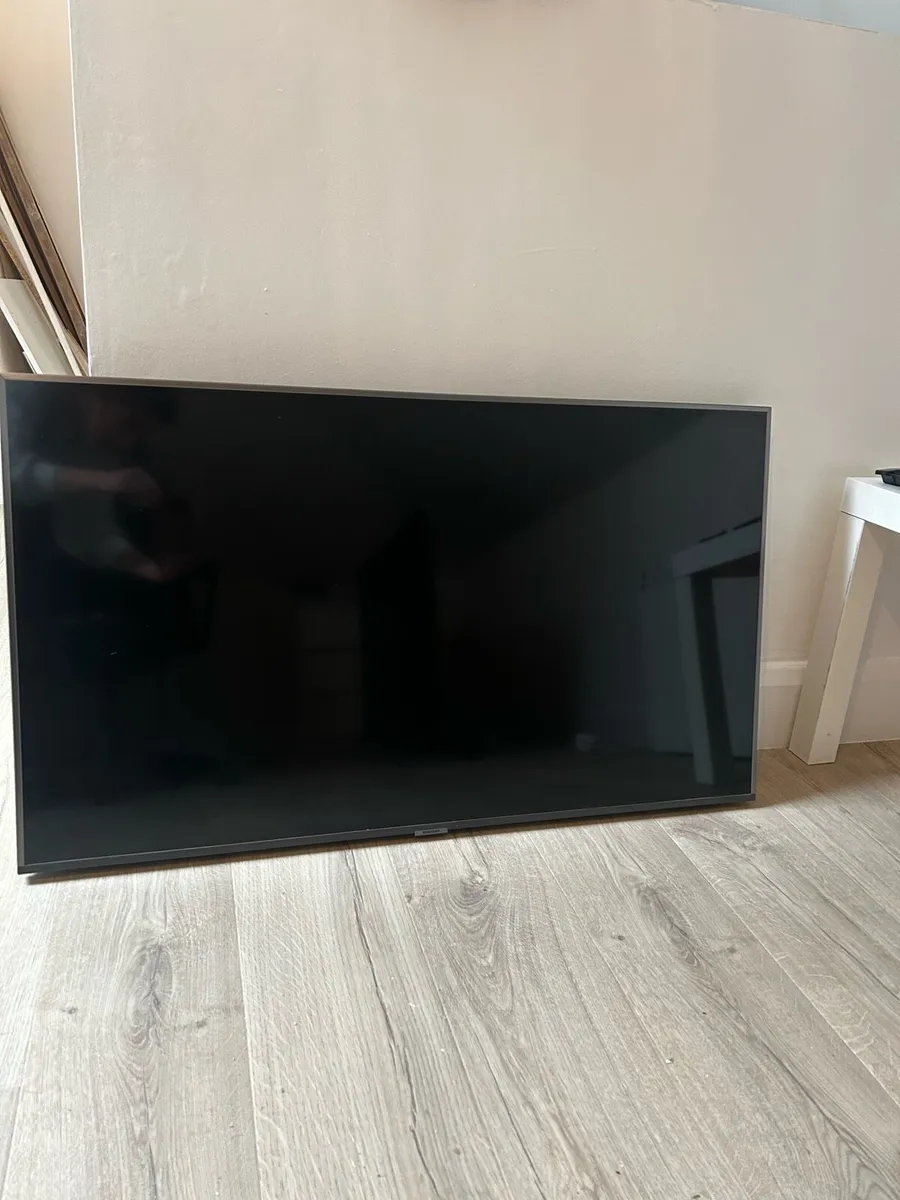Samsung 43” 4K Smart TV - Image 2