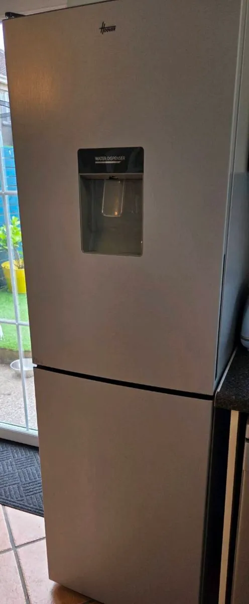 3 months old Fridge freezer - Image 4