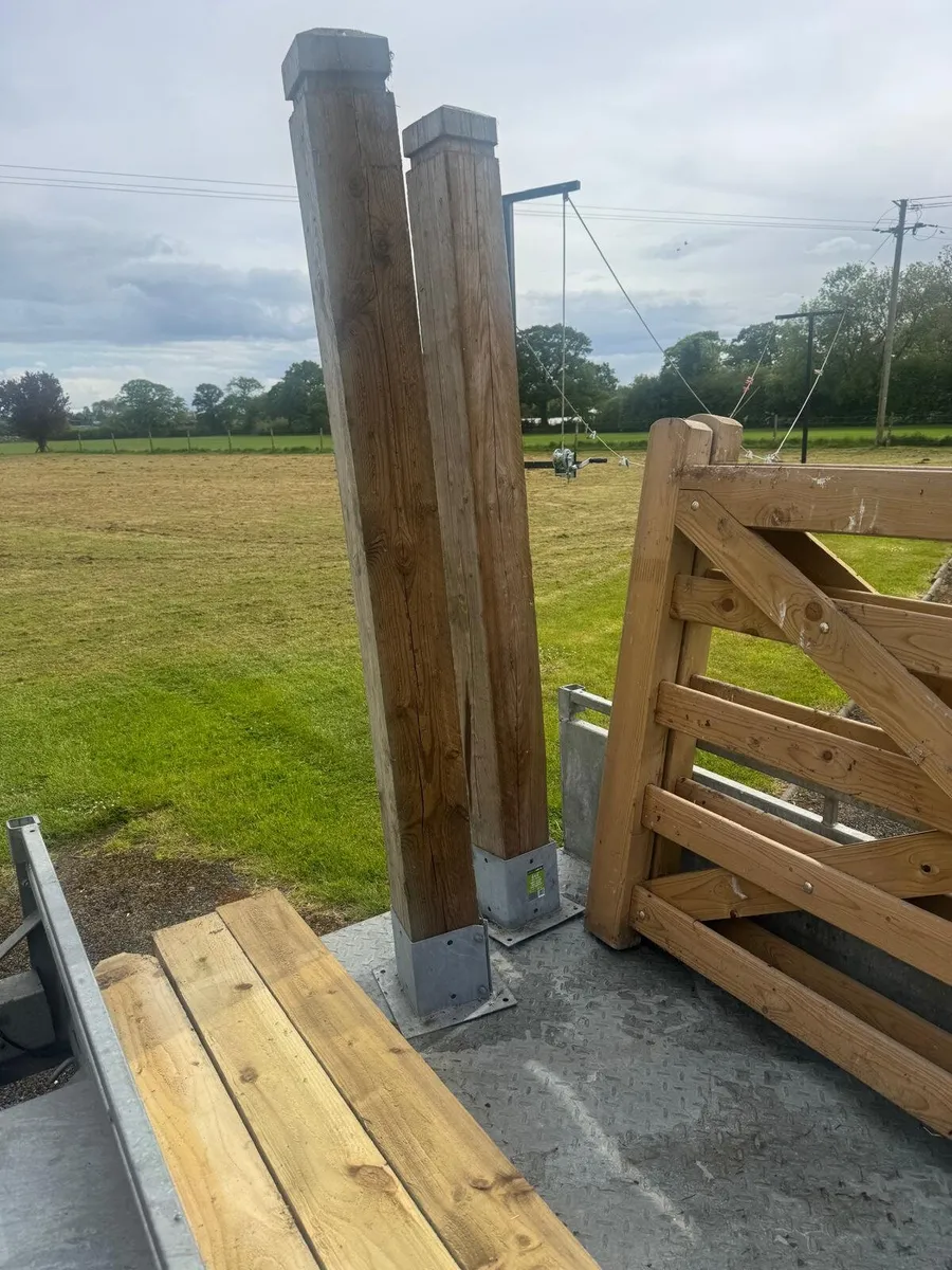 Timber gates and fence posts - Image 2