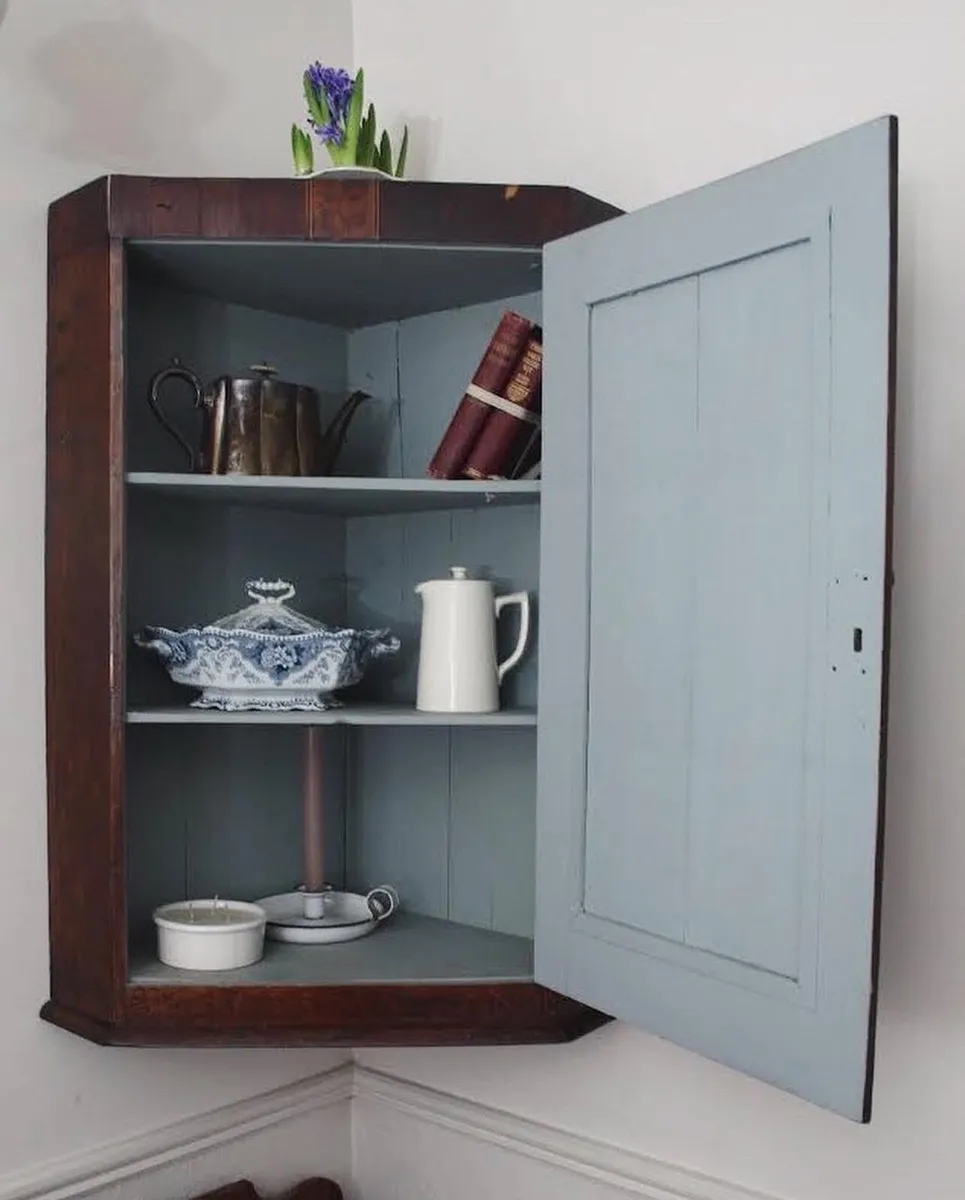 Large Antique Corner Cupboard - Image 1