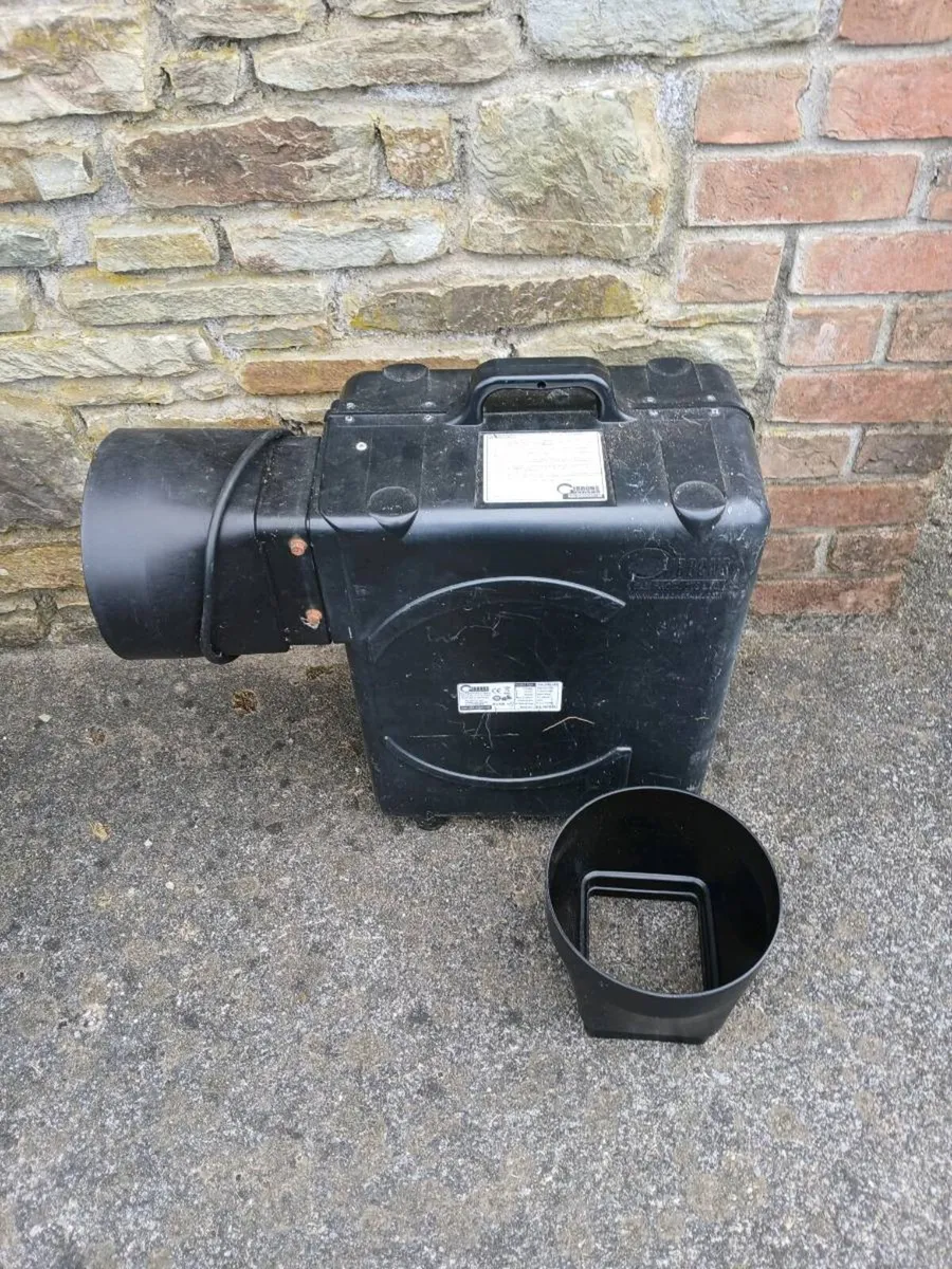 Gibbons blower 1.5hp with new spare cone €80 - Image 1