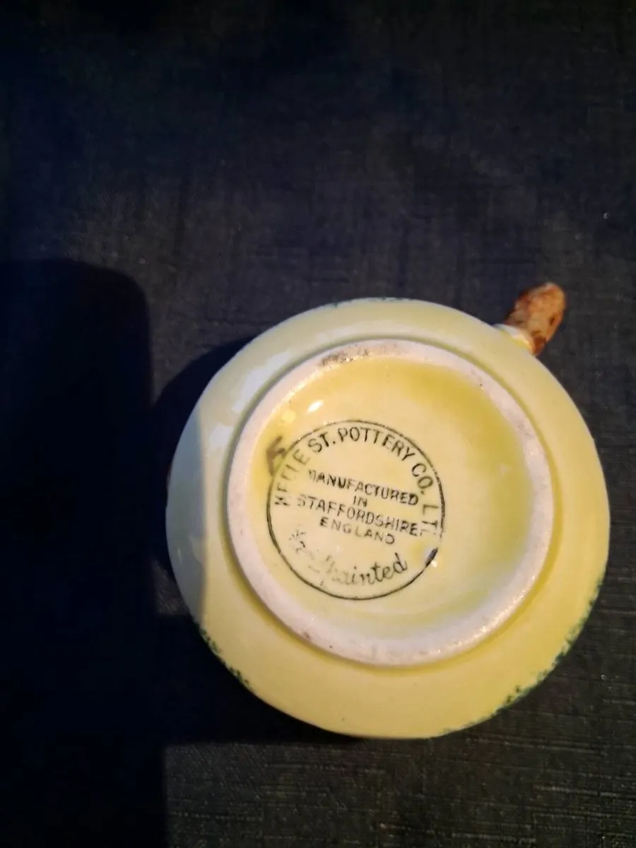 Novelty Pottery Teacup - Image 4