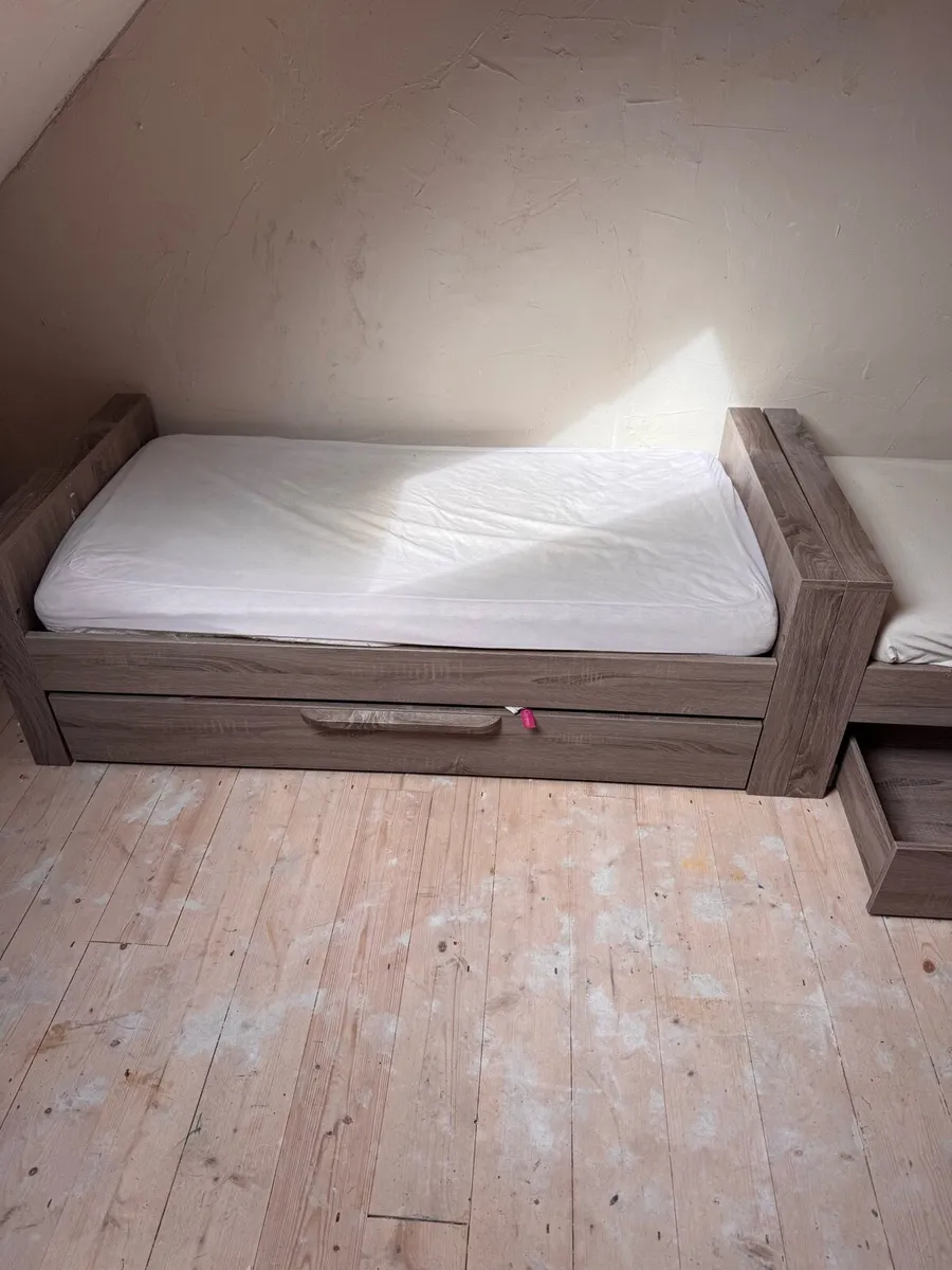 Childrens bed x 2 - Image 4