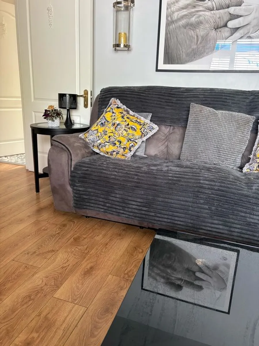 Scatterbox cushions 43" x 43@ - Image 4