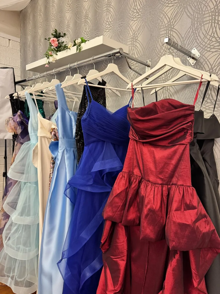 Dresses and shop contents - Image 3