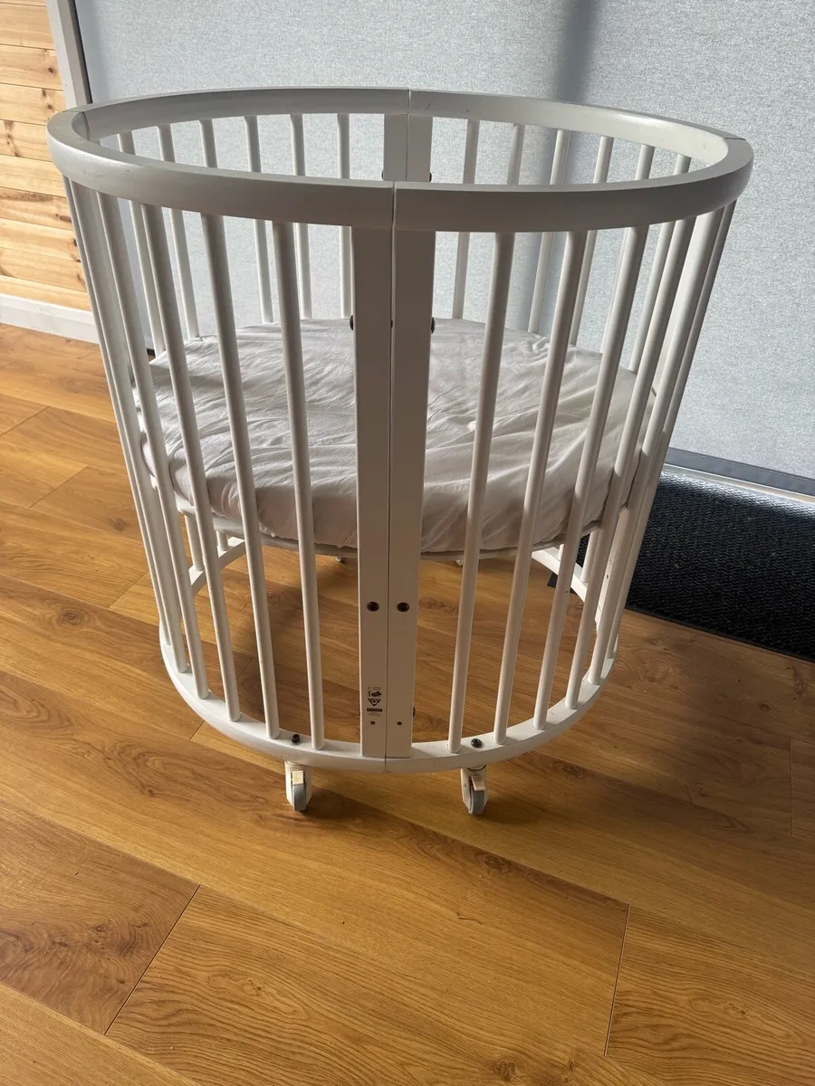 Cot/Bed - Image 2