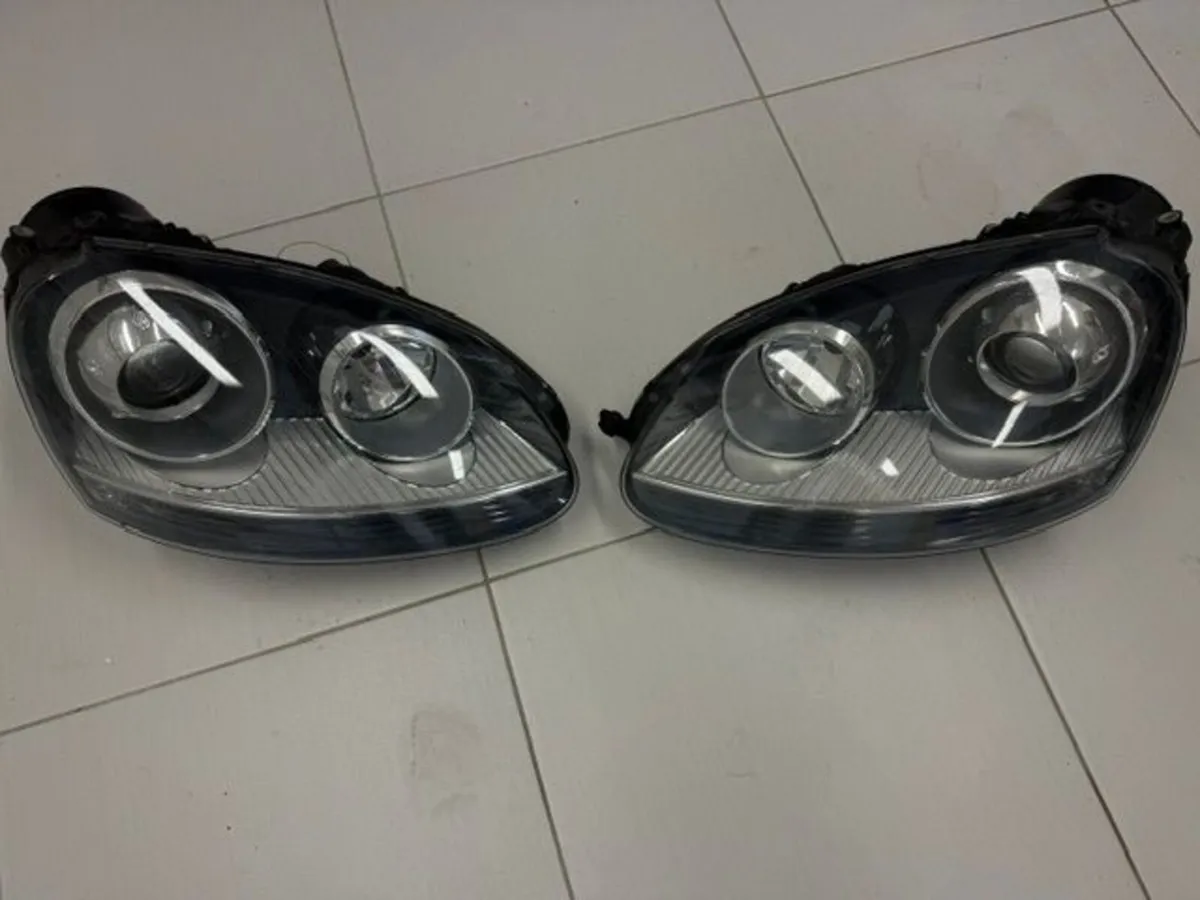 VW Mk5 GTi Projector Xenon headlights (OEM). - Image 1