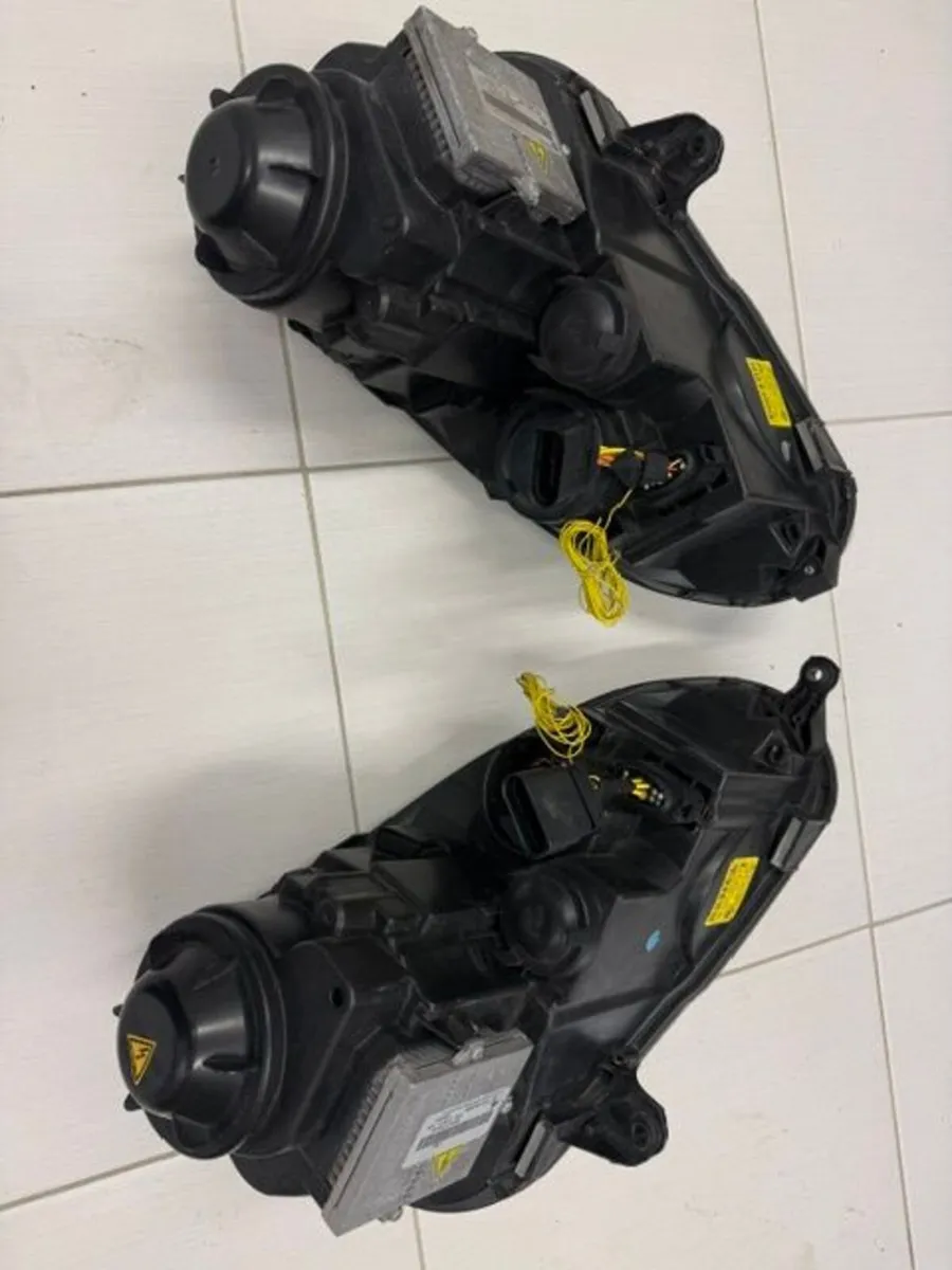 VW Mk5 GTi Projector Xenon headlights (OEM). - Image 2