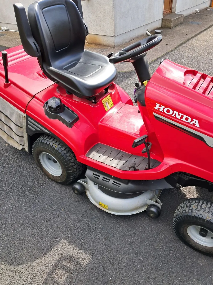 Ride on lawnmower - Image 3