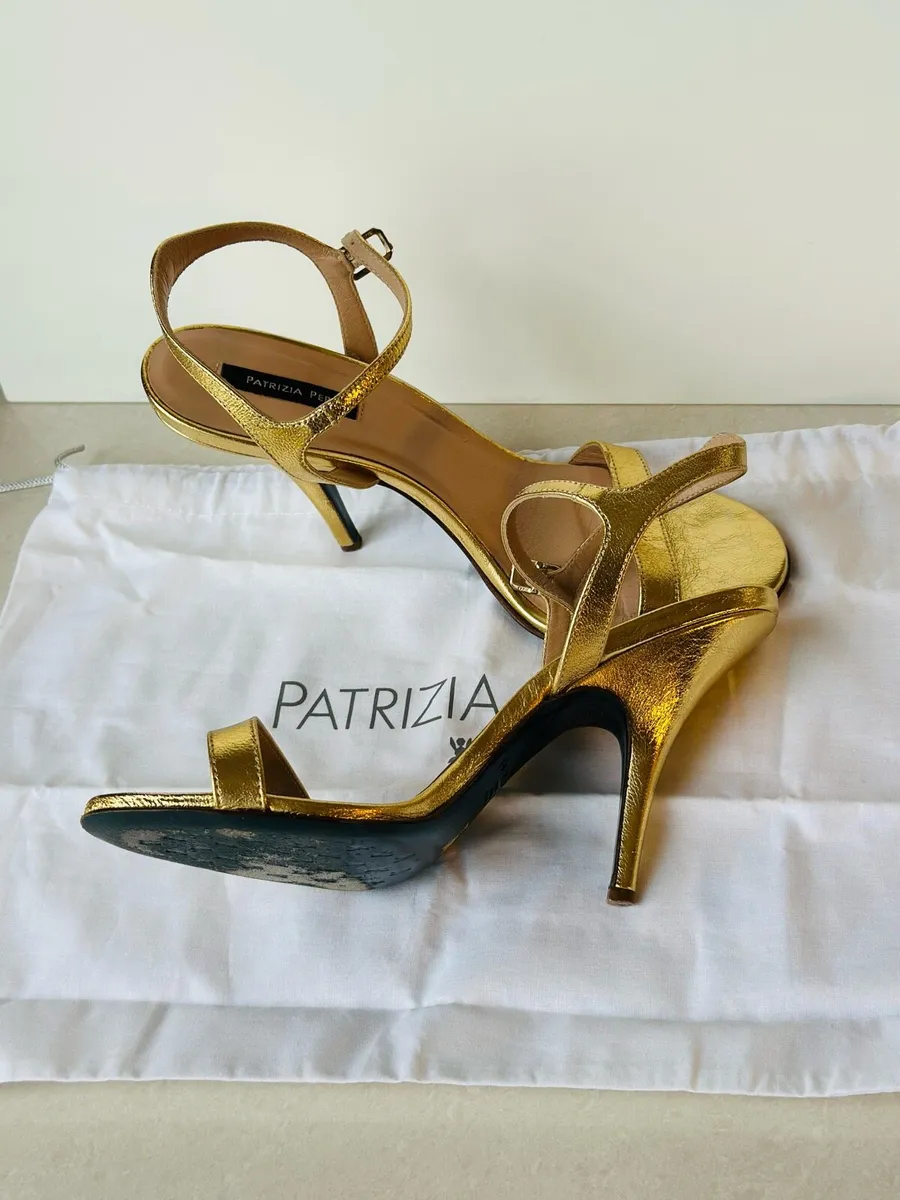 Gold Shoes - Image 4