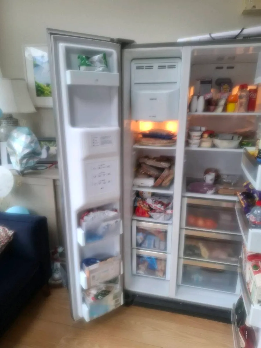 Siemens Standalone Fridge Freezer for Sale - Image 3