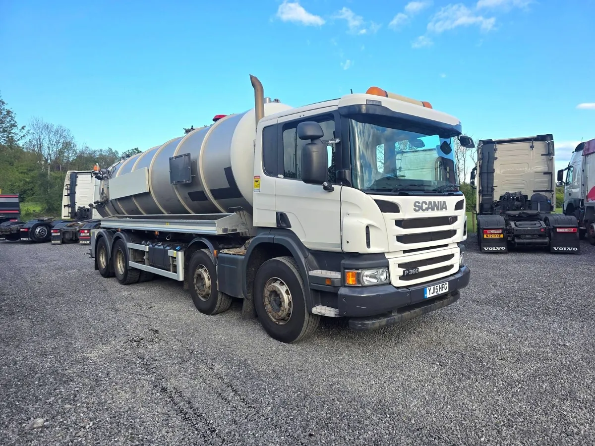 2015 Scania P360 8x4 VACUUM TANKER - Image 1