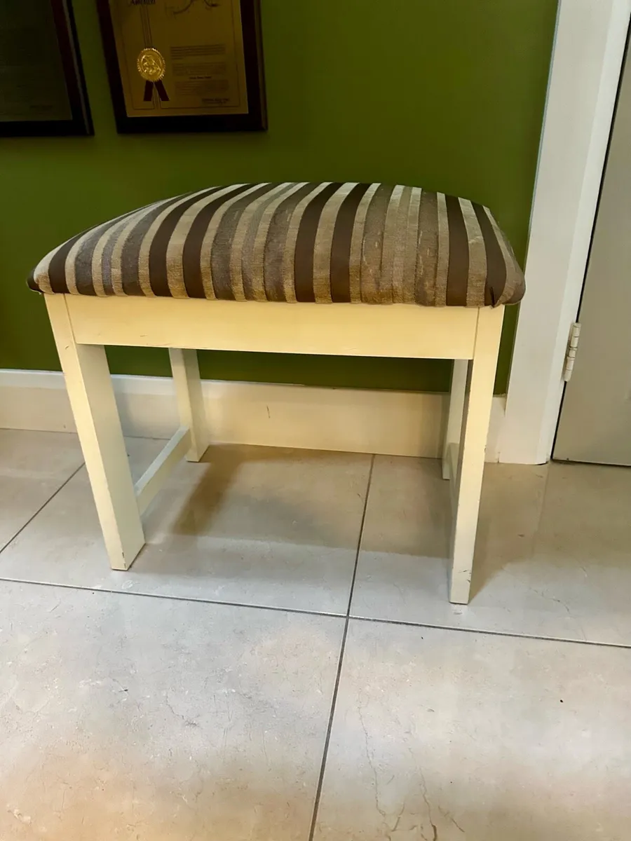 Padded stool - Image 2