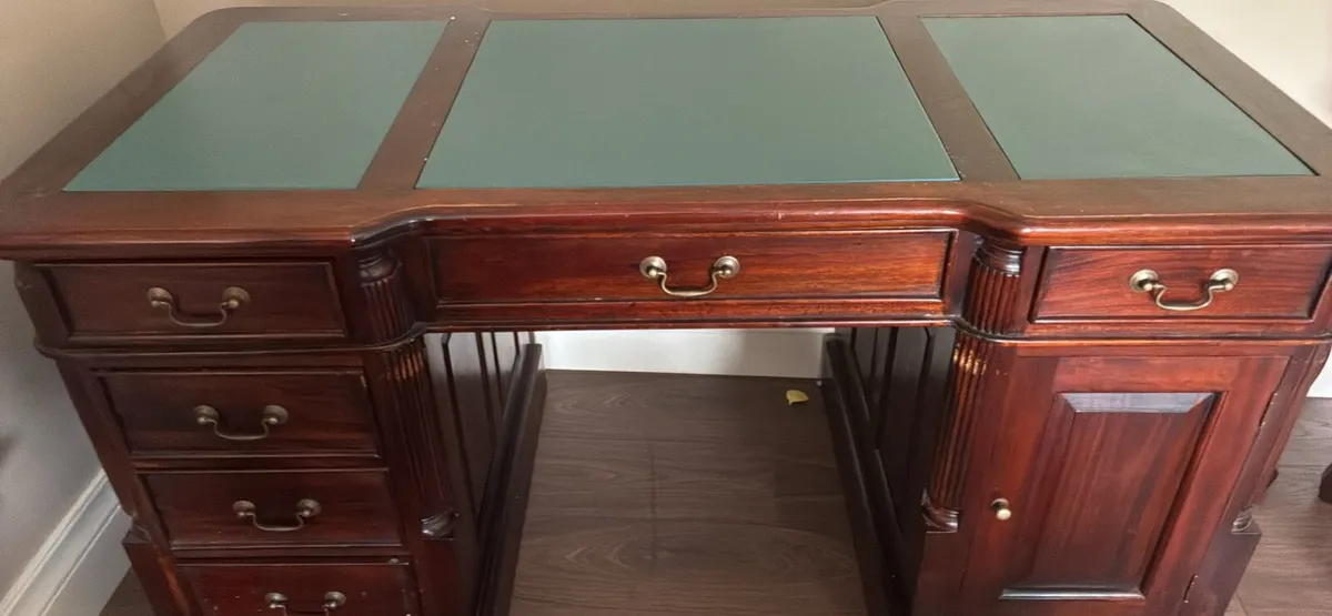 Desk - Image 4