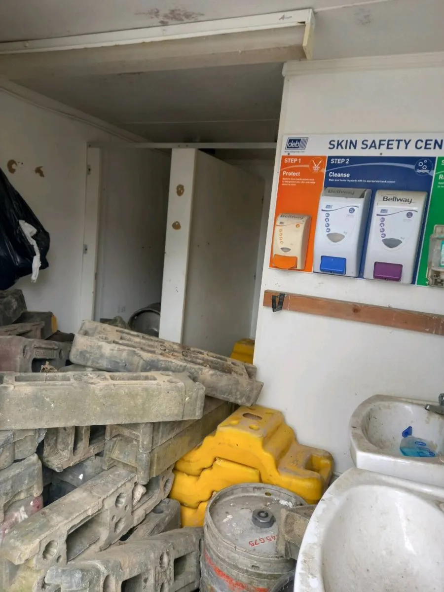 Site toilet - Image 2