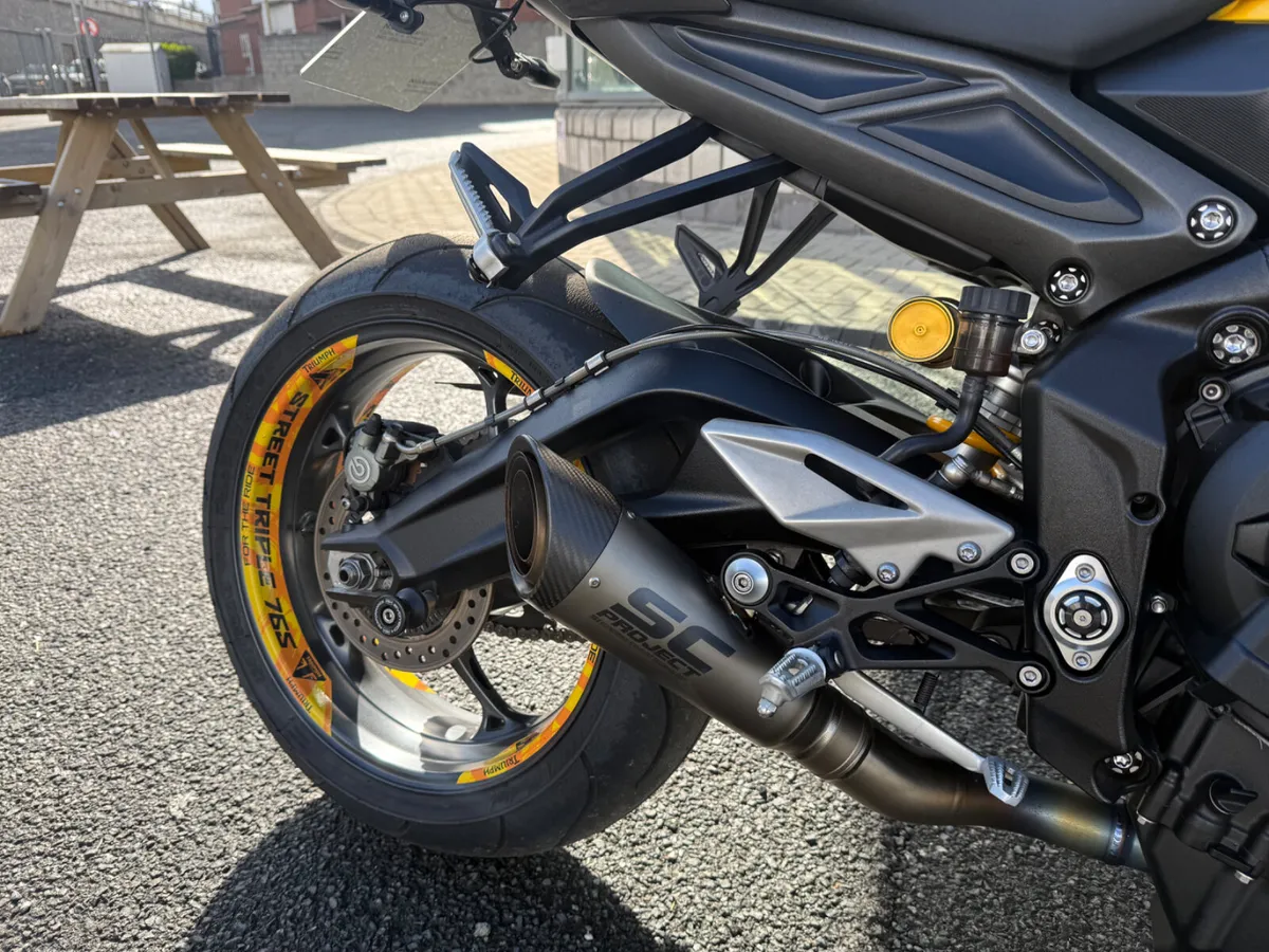 Triumph Street Triple 765 RS - Image 4