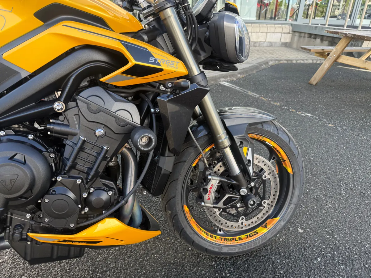 Triumph Street Triple 765 RS - Image 2