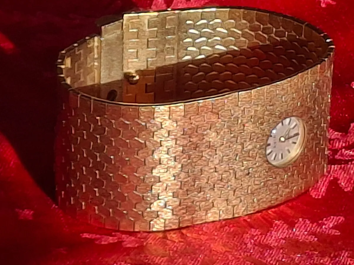 Vintage Heavy Gold-Plated Cuff Bracelet Watch ... - Image 4