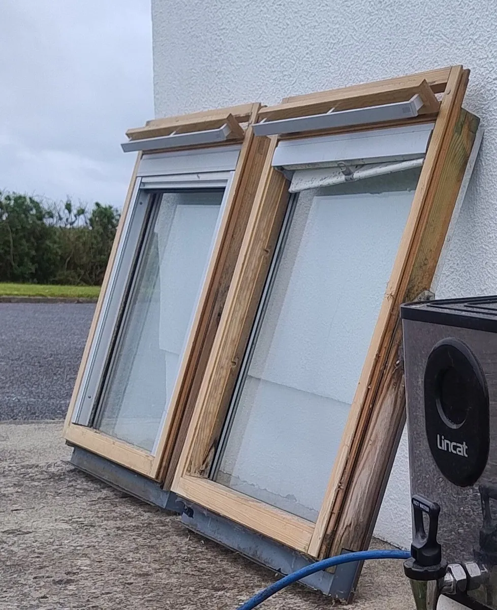 Velux window MK04 - Image 1