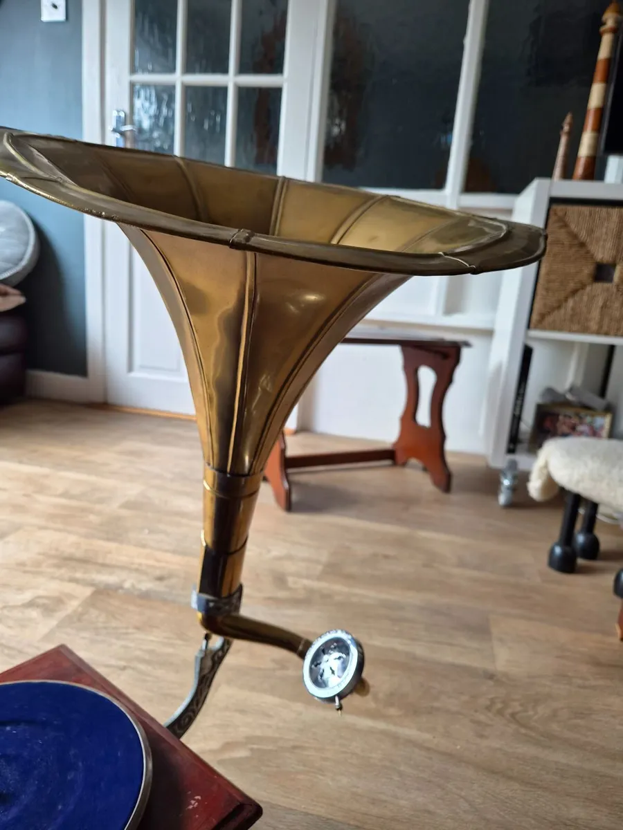 Gramophone - Image 1