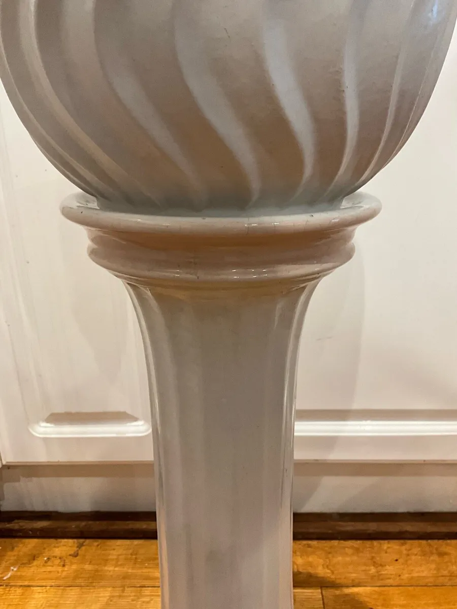 Jardiniere with Ribbed Pot & Matching Stand - Image 4