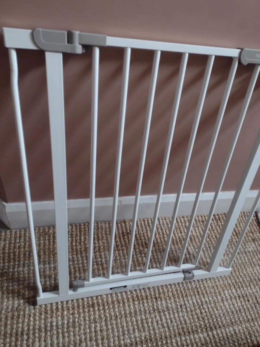 2 stair safety gates - Image 1