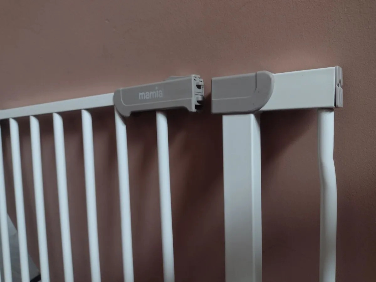 2 stair safety gates - Image 3