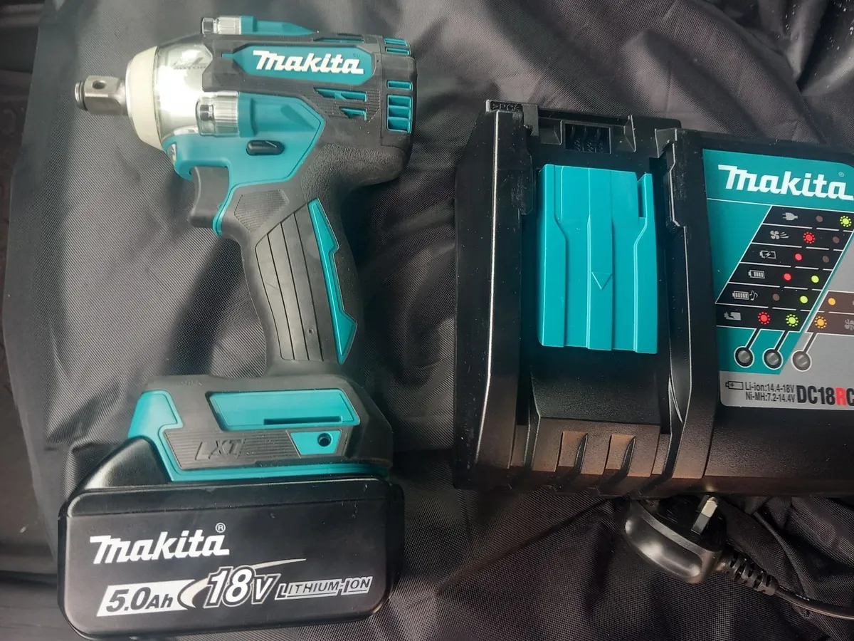 New makita 18V impact wrench DTW300 - Image 1