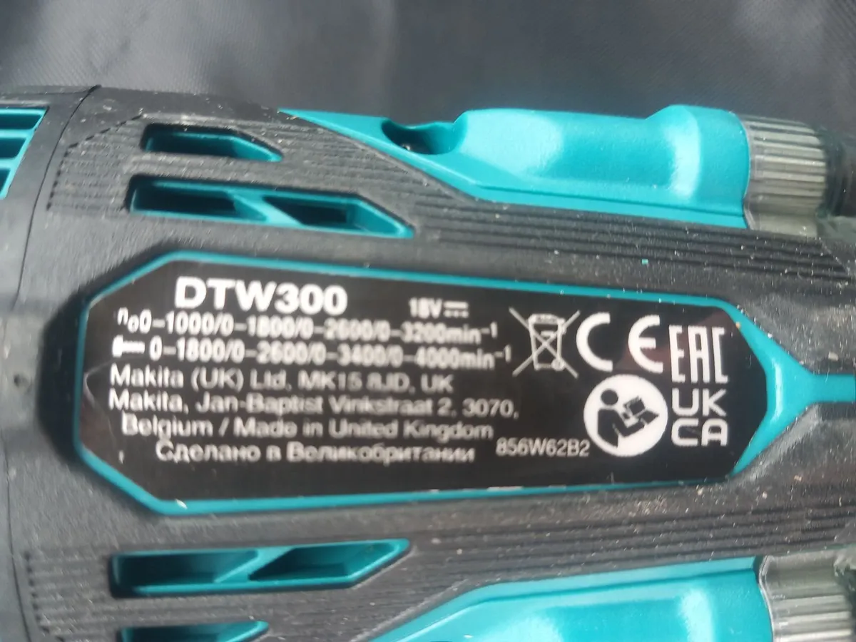 New makita 18V impact wrench DTW300 - Image 2
