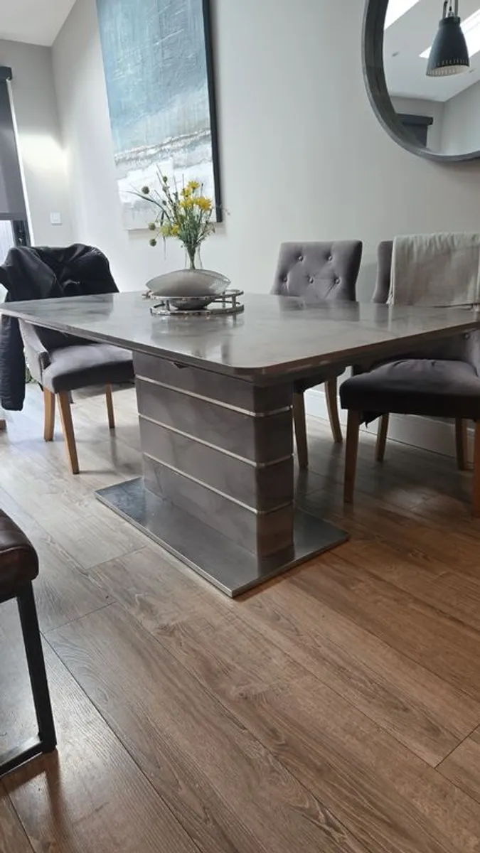 Extendable Dining Table and 4 chairs - Image 1