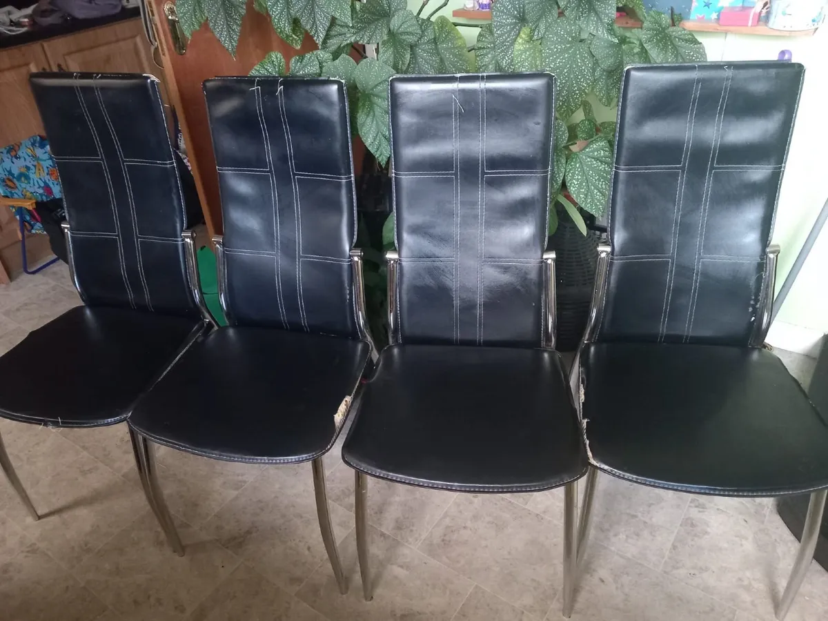 4 Kitchen Chairs