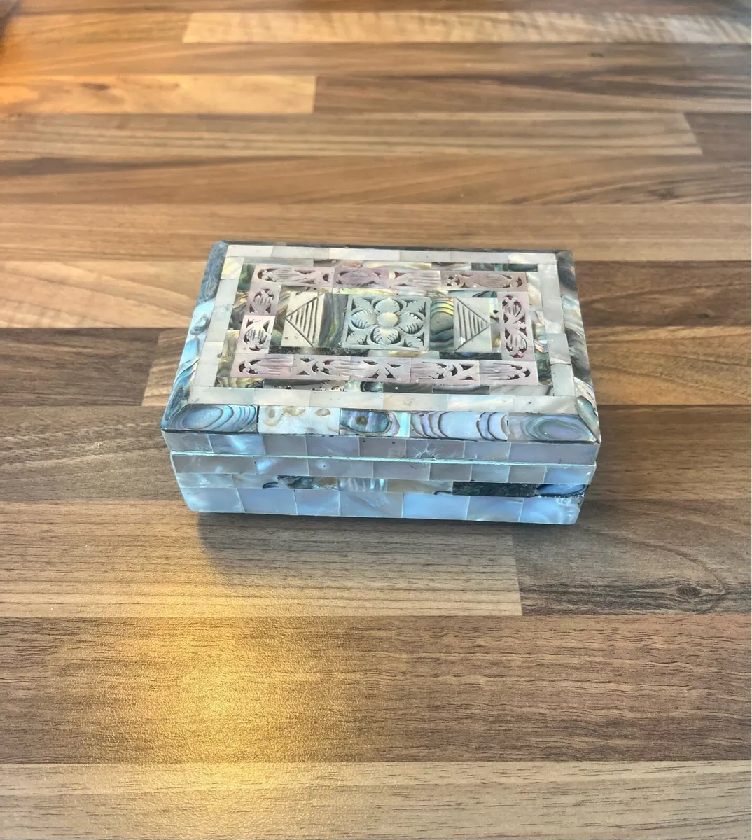 Vintage Bethlehem Mother of Pearl Jewellery Box - Image 3