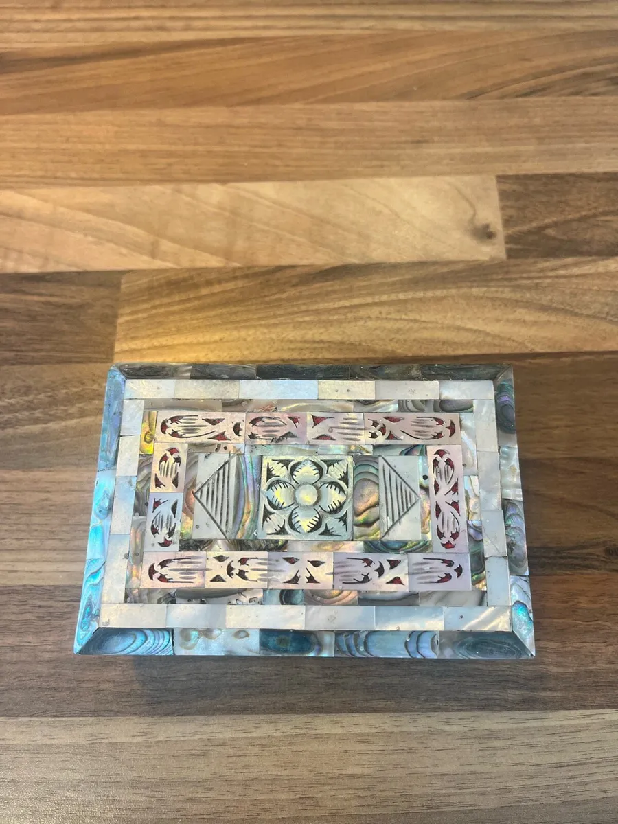 Vintage Bethlehem Mother of Pearl Jewellery Box - Image 4