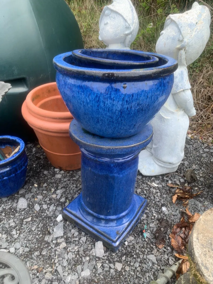 Outdoor flower pots - Image 1