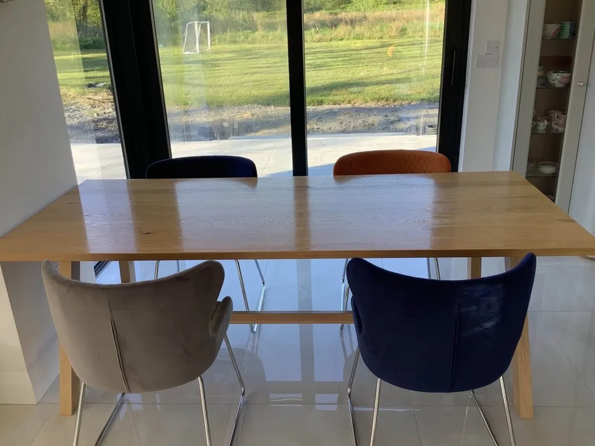 Dining table - Image 2