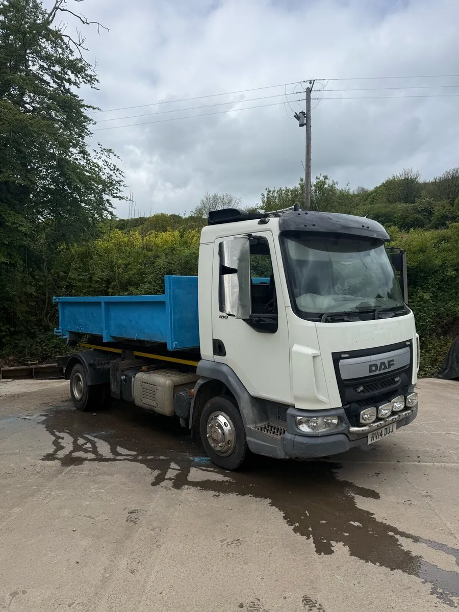 Daf lf45 hookloader 12ton NO VAT - Image 1