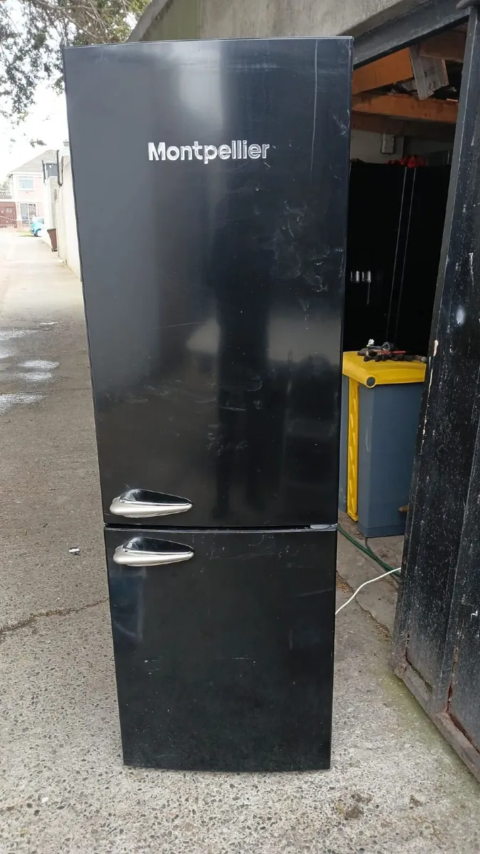 6 MOUNTH OLD RECTRO STYLE FRIDGE AND FREEZER - Image 2