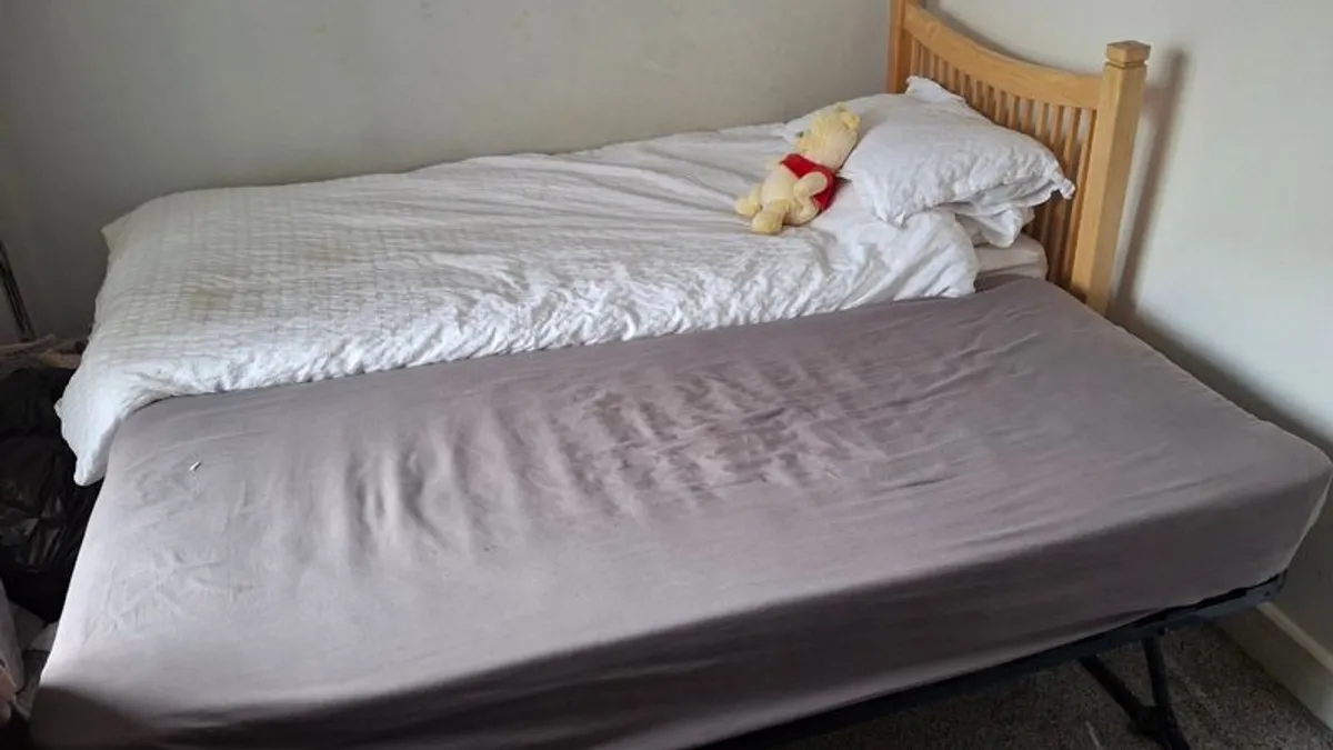 Single bed coverts to double. - Image 1