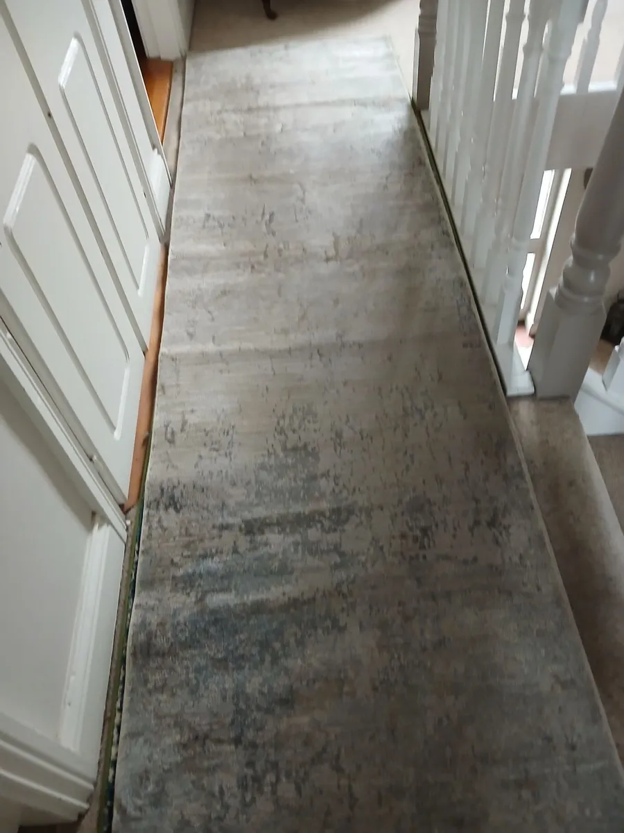 Runner rug - Image 1