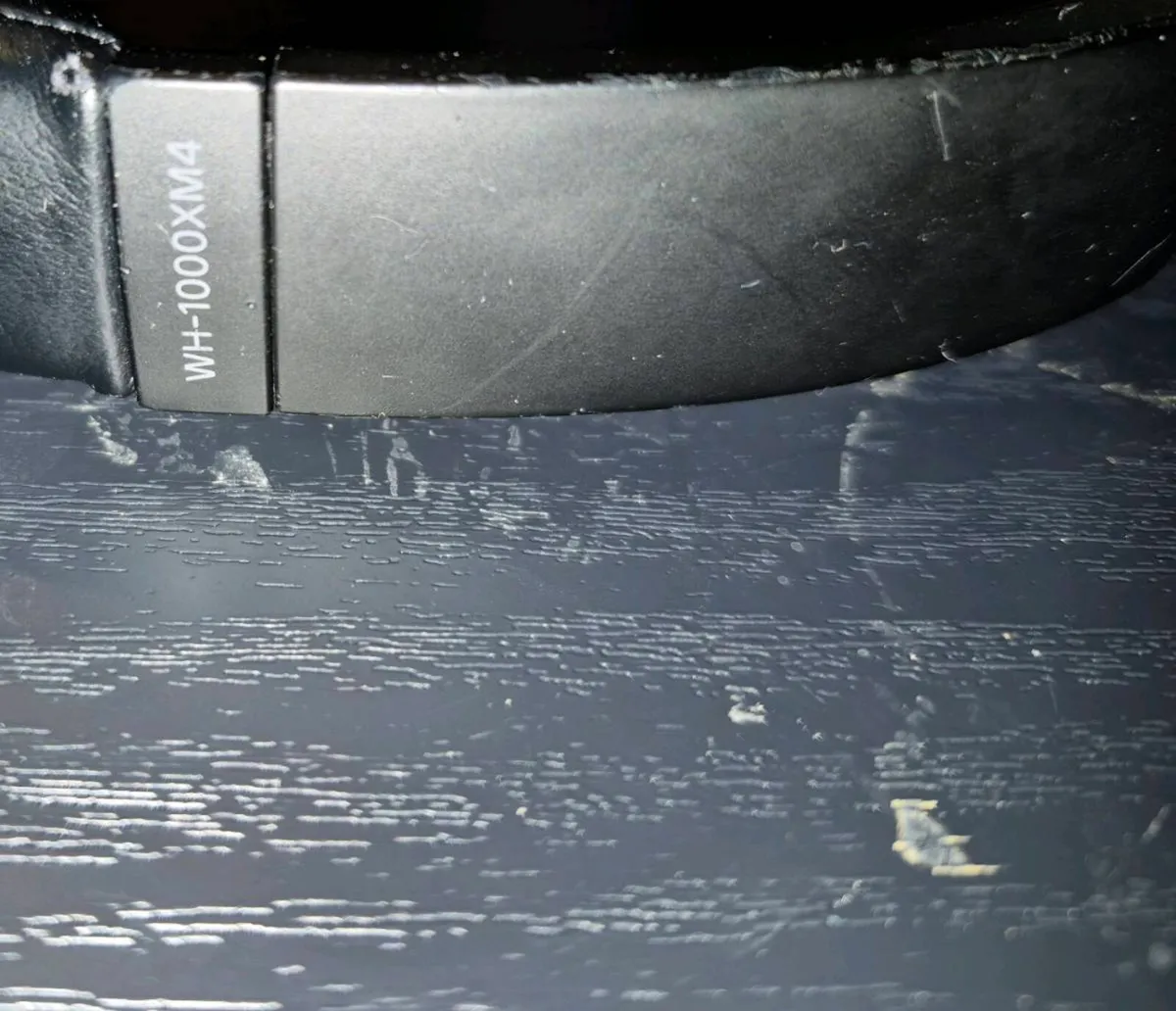 Sony XM4 headphones - Image 4