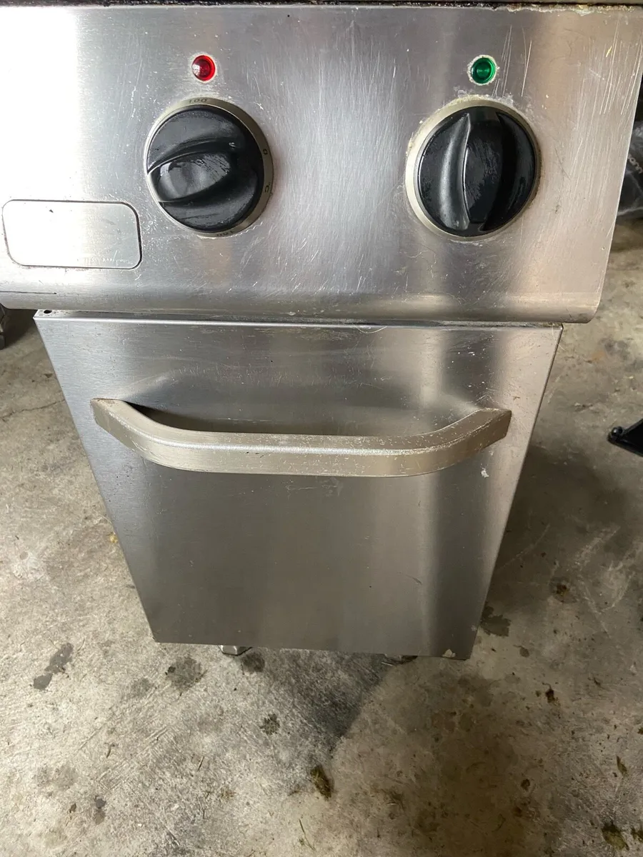 Commercial fat fryer - Image 1