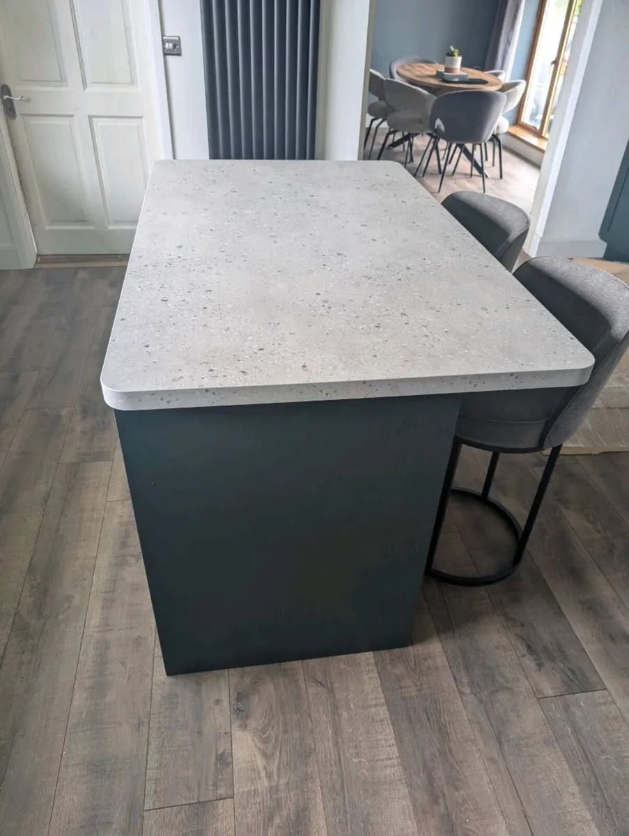 New Kitchen Island Countertop - Image 1