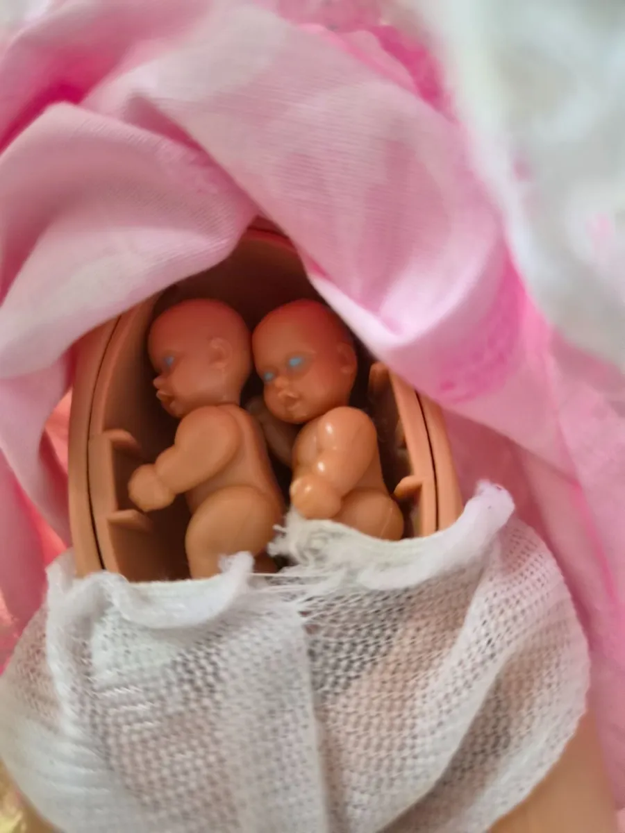 Mummy Surprise doll - Image 2