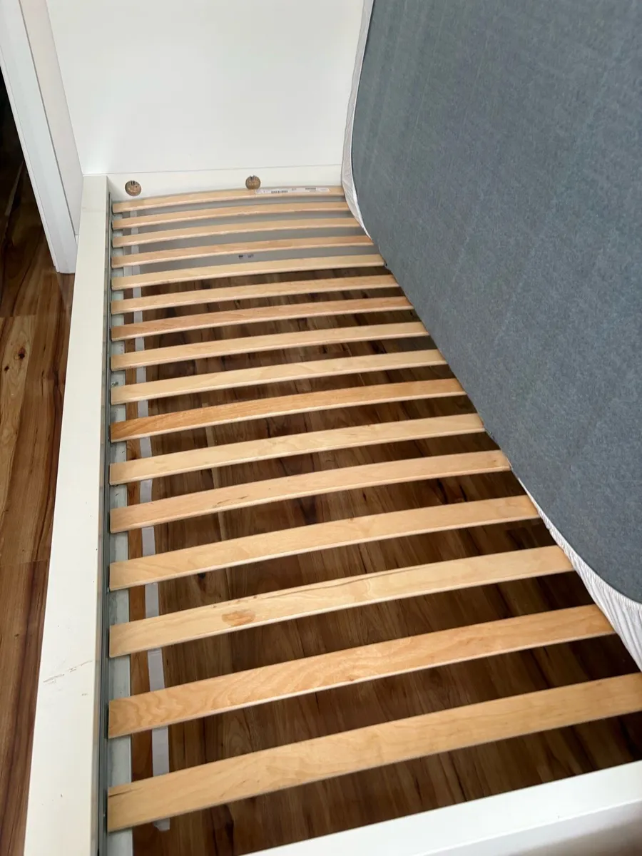 Single bed with mattress - Image 3