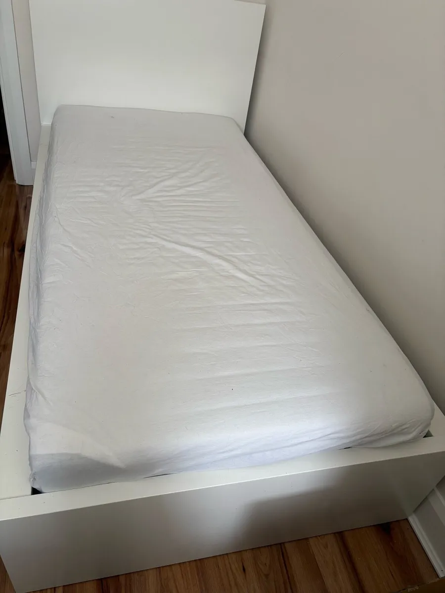 Single bed with mattress - Image 2