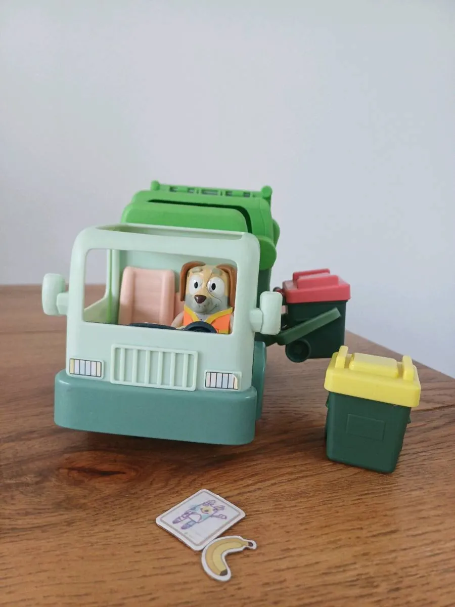 Bluey toy bundle - Image 2